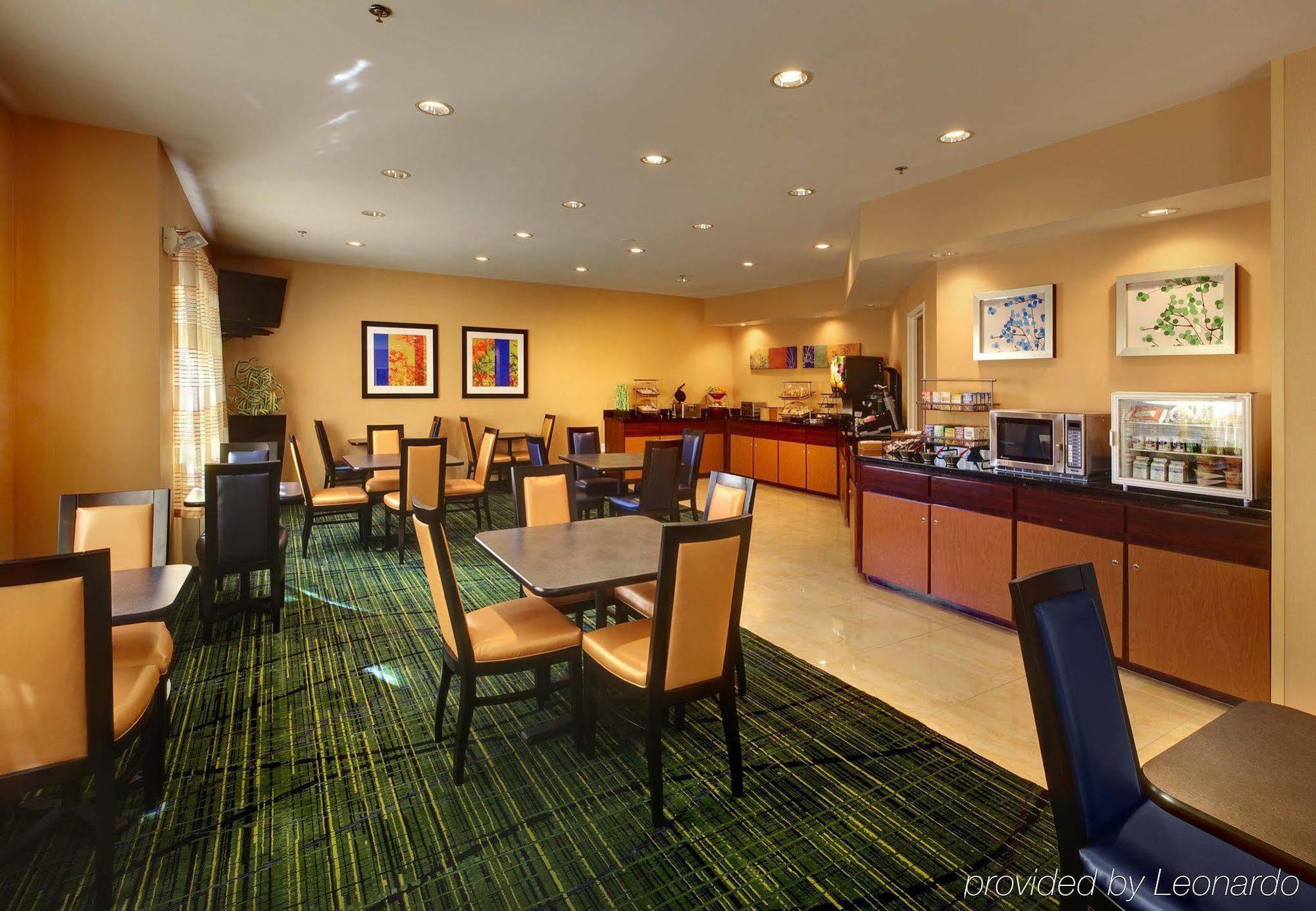 Fairfield Inn And Suites St Petersburg Clearwater Pinellas Park Restoran gambar